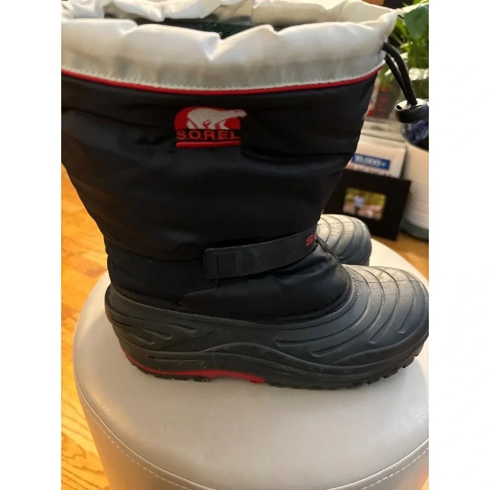 Sorel Snow Trooper Kids Boots Size 5 Black Red Waterproof‎ NY1615-010